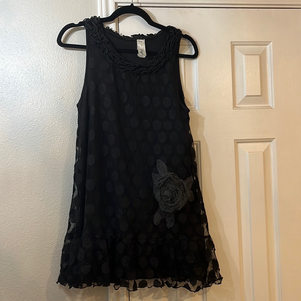 Black Lilypad top medium